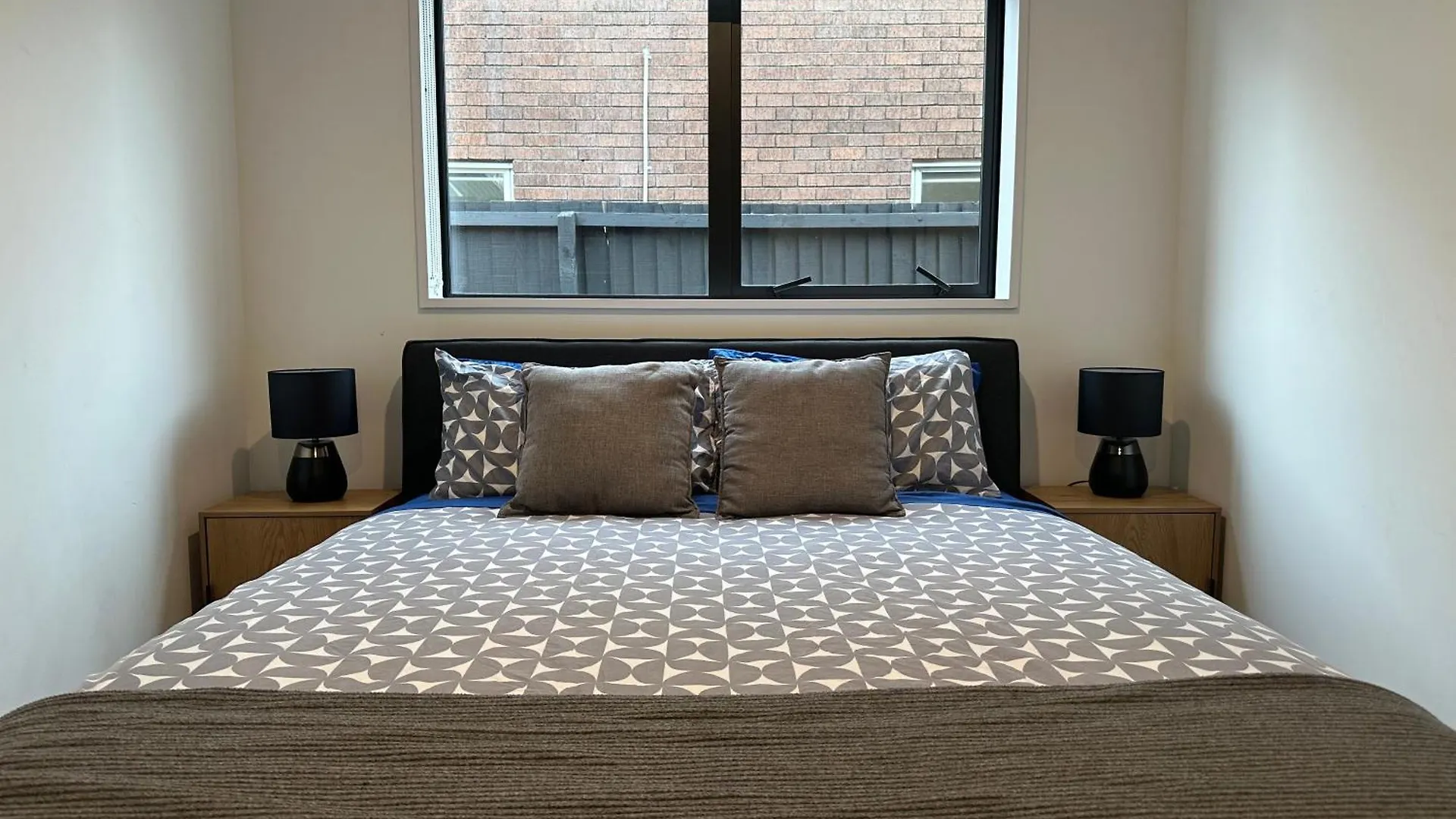 Airport Retreat 4Br 8 Guests Apartment Christchurch