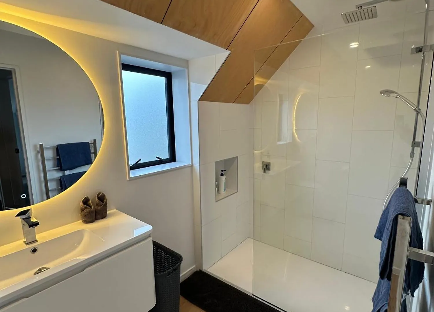 Airport Retreat 4Br 8 Guests Apartment Christchurch