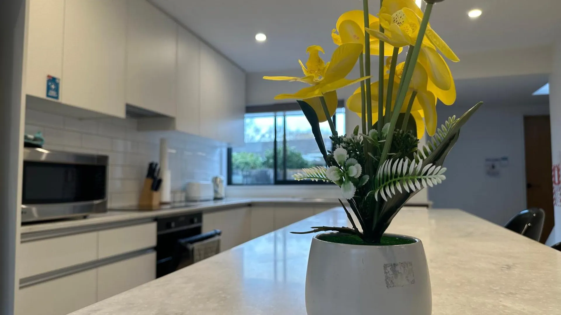 Airport Retreat 4Br 8 Guests Apartment Christchurch