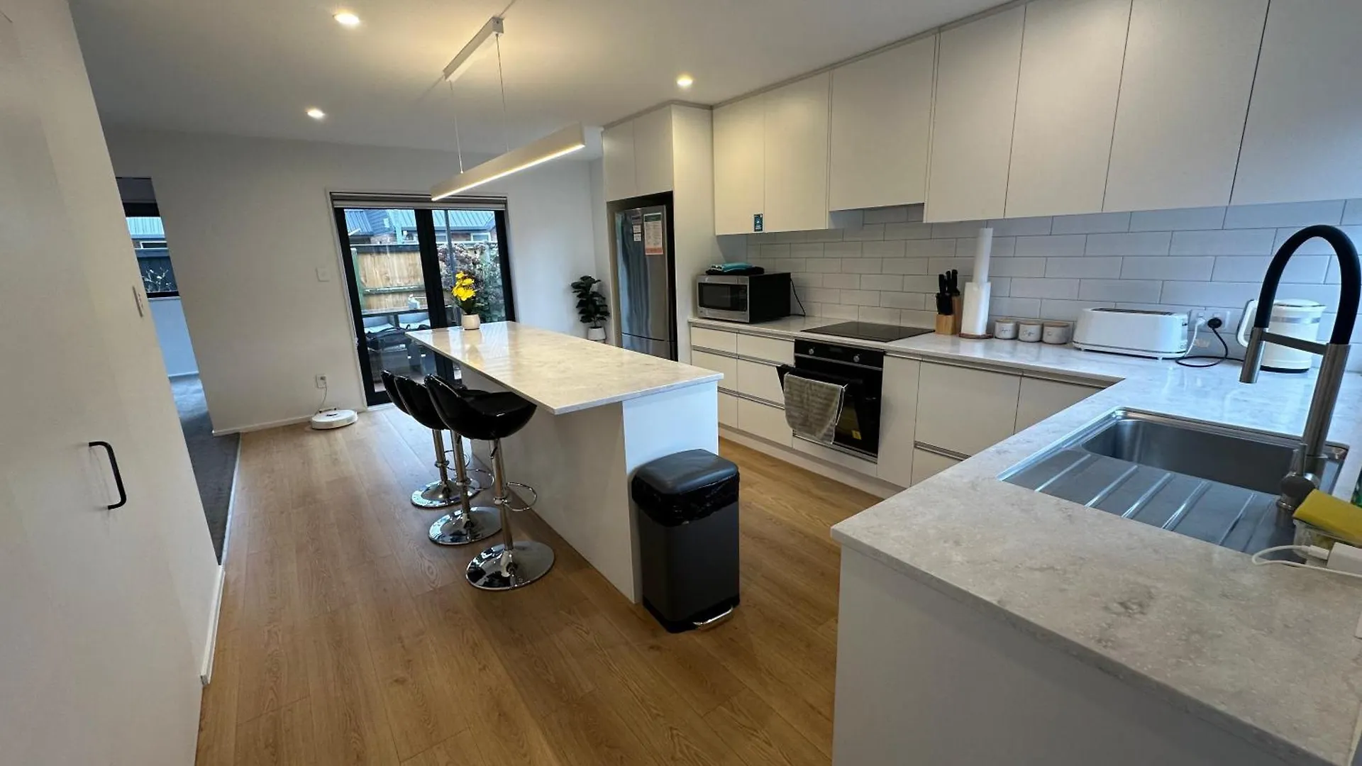 Airport Retreat 4Br 8 Guests Apartment Christchurch New Zealand